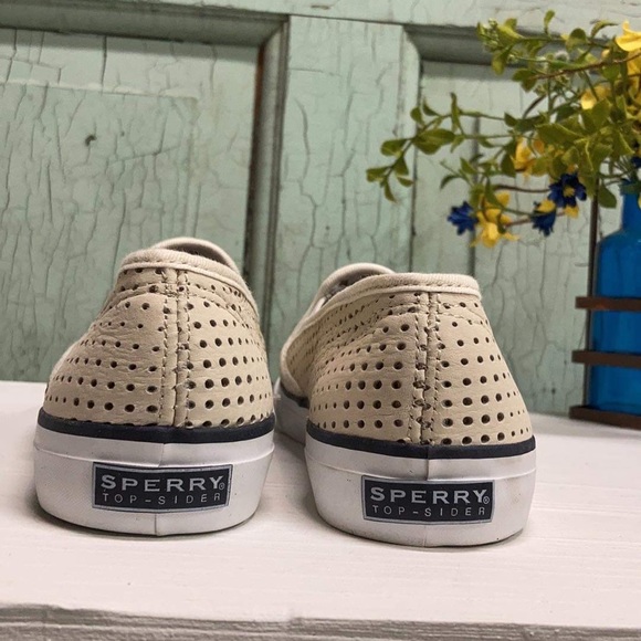 Women’s Sperry Slip On - Picture 3 of 9